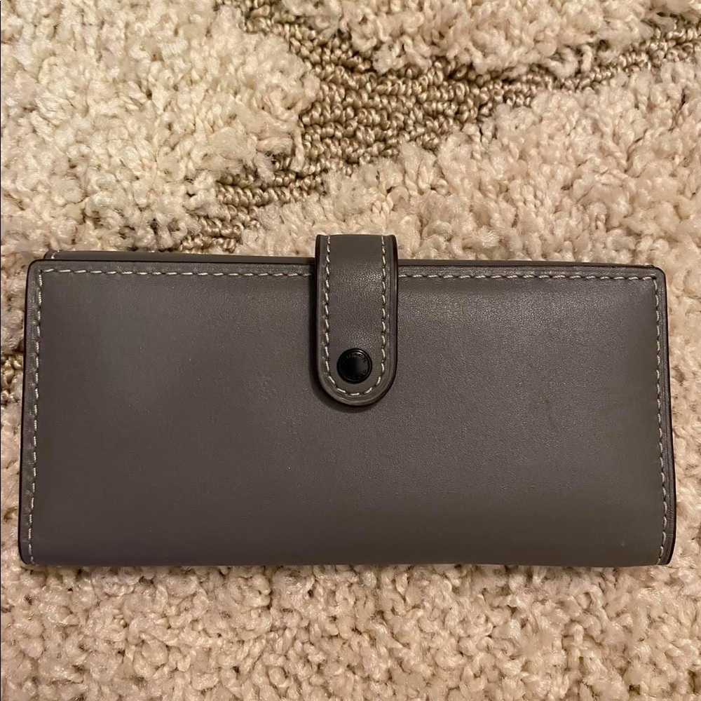 NWOT Coach 1941 Slim Trifold Glovetanned Wallet